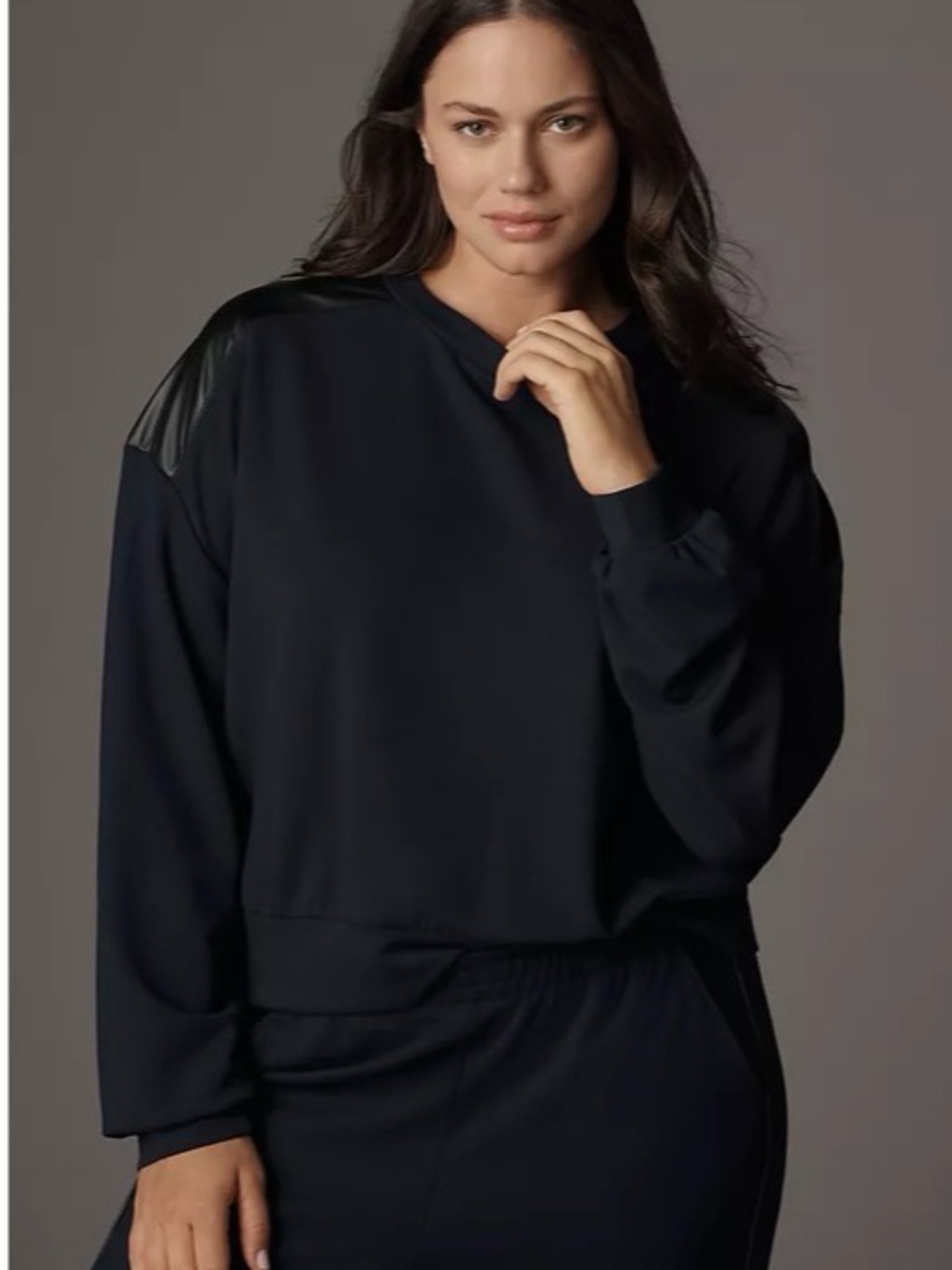 Classic Scoop-Neck Sweater in Black